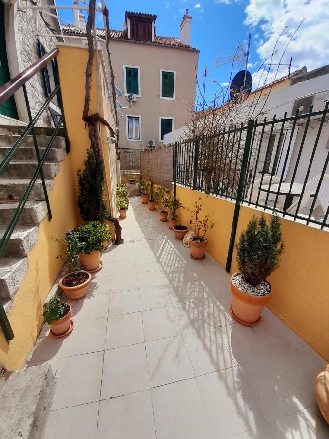 شقة Luxury Mansarda Duplex - City Centre - Stone House سبليت المظهر الخارجي الصورة