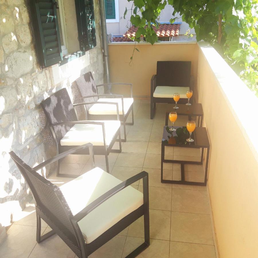 شقة Luxury Mansarda Duplex - City Centre - Stone House سبليت المظهر الخارجي الصورة