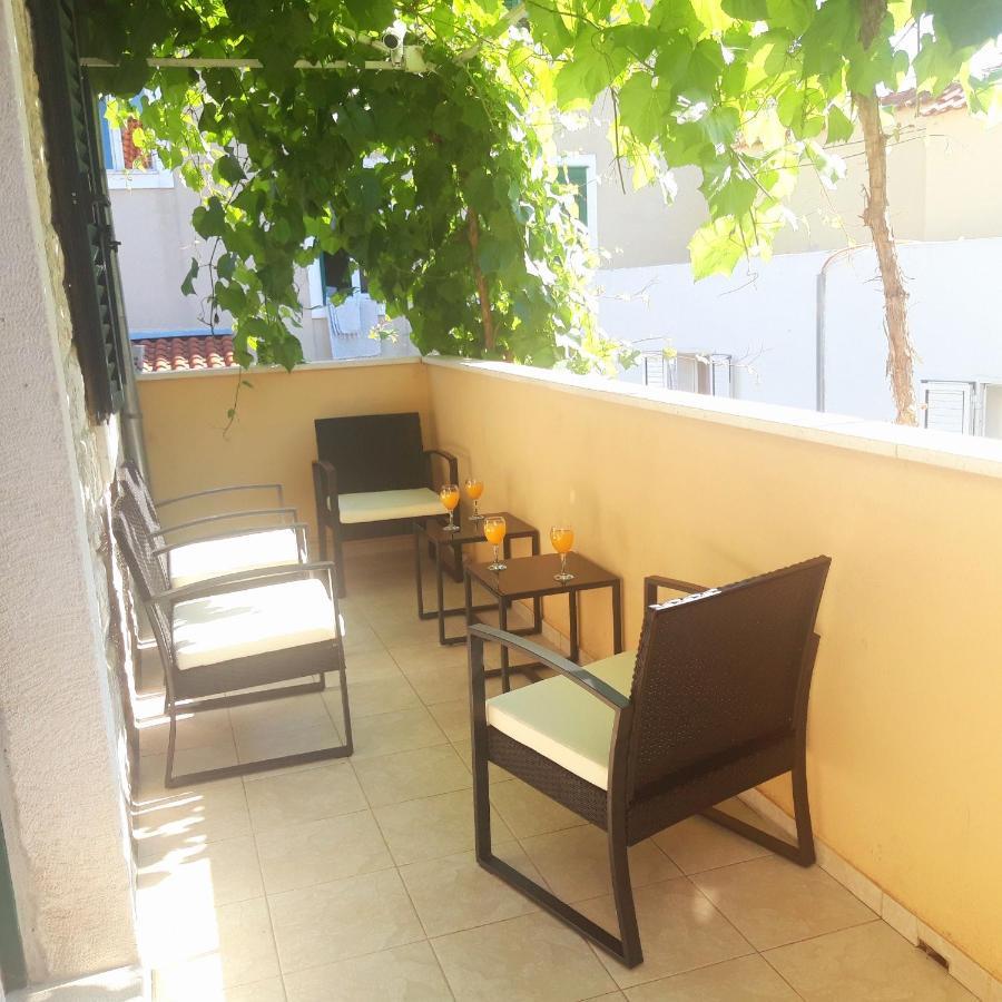 شقة Luxury Mansarda Duplex - City Centre - Stone House سبليت المظهر الخارجي الصورة