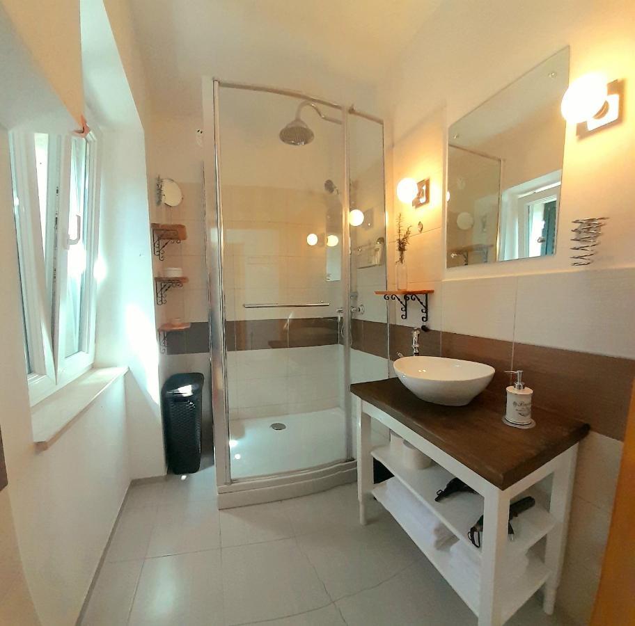 شقة Luxury Mansarda Duplex - City Centre - Stone House سبليت المظهر الخارجي الصورة