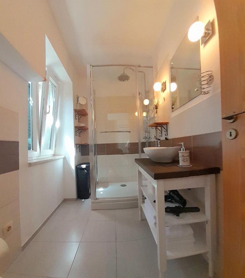 شقة Luxury Mansarda Duplex - City Centre - Stone House سبليت المظهر الخارجي الصورة