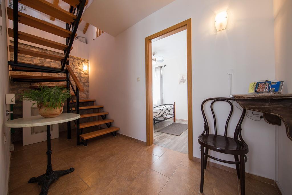 شقة Luxury Mansarda Duplex - City Centre - Stone House سبليت المظهر الخارجي الصورة